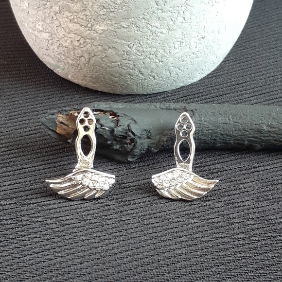 New!! 🎁 Beautiful Earrings Angel Wings Star. - Picture 3 of 7